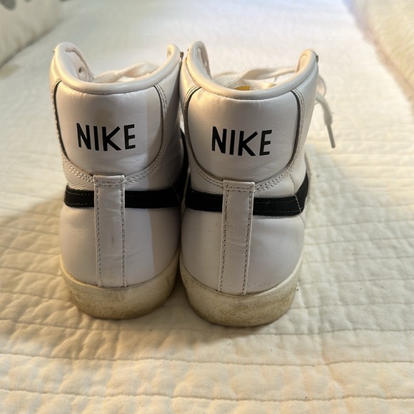 Nike Blazer Mid 77 - Size 9 - Picture 7 of 8